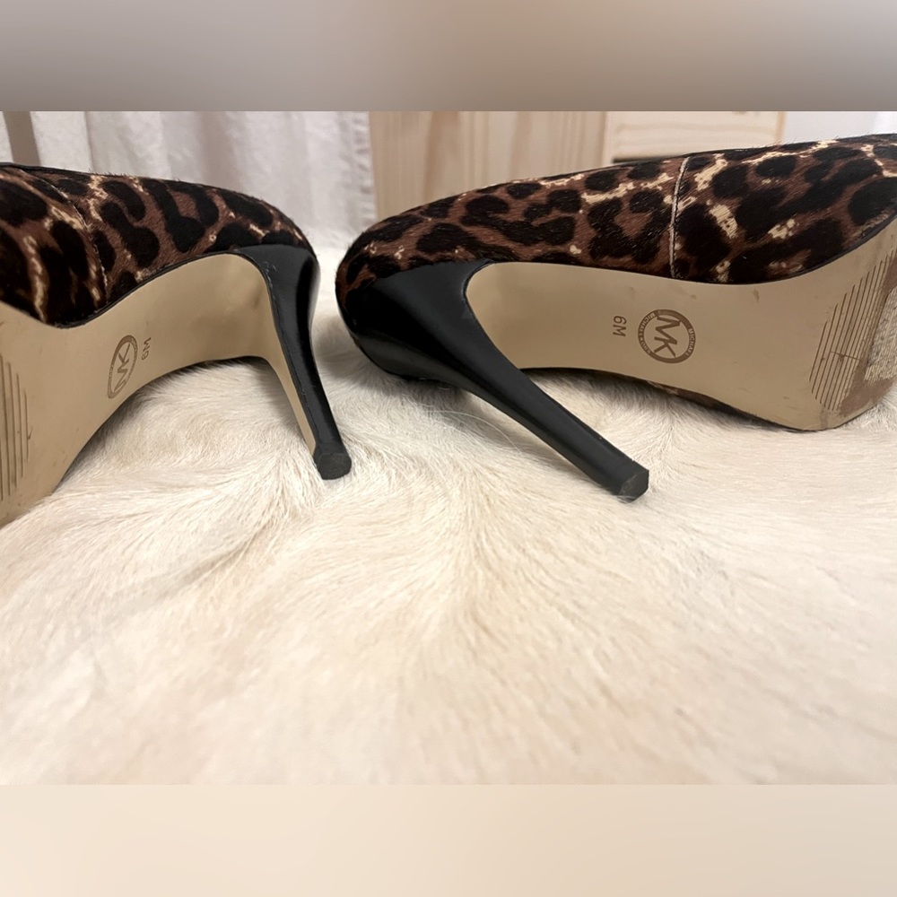 Beautiful Shoes Leopard Animal print!!!